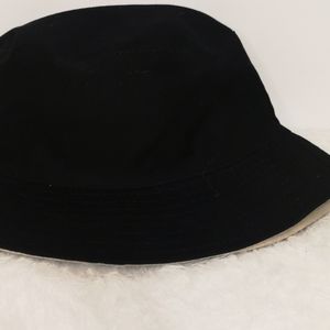 **LAST ONE**NWOT Bucket Hats// Fishermen Hats